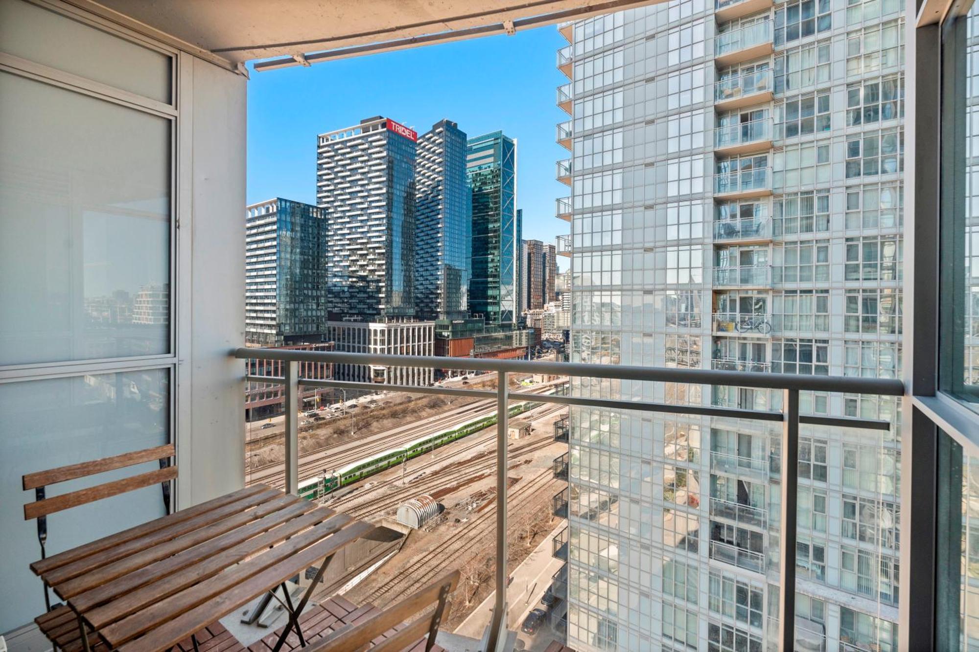 טורונטו Globalstay Elegant Downtown Apartments מראה חיצוני תמונה