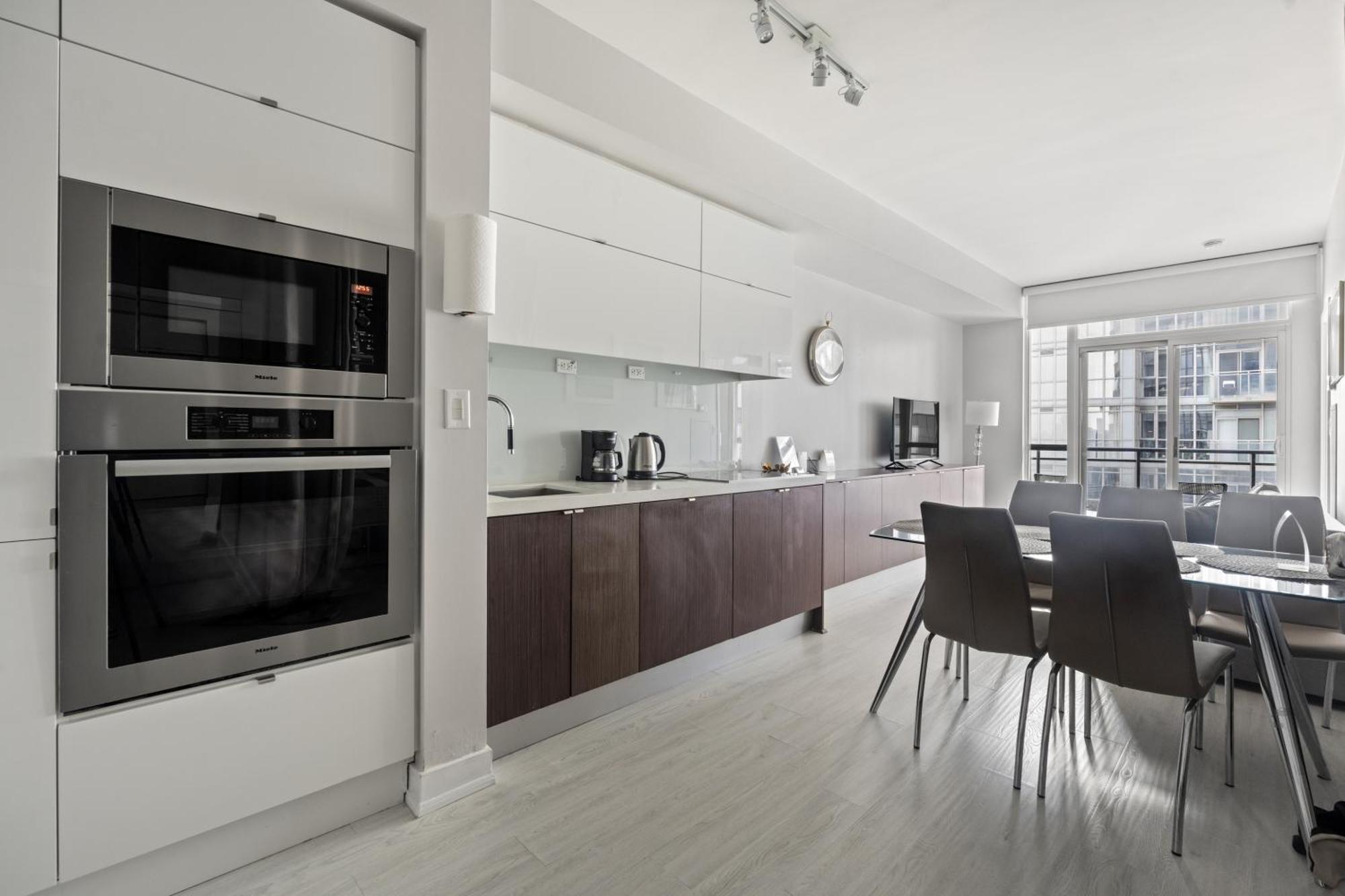 טורונטו Globalstay Elegant Downtown Apartments מראה חיצוני תמונה