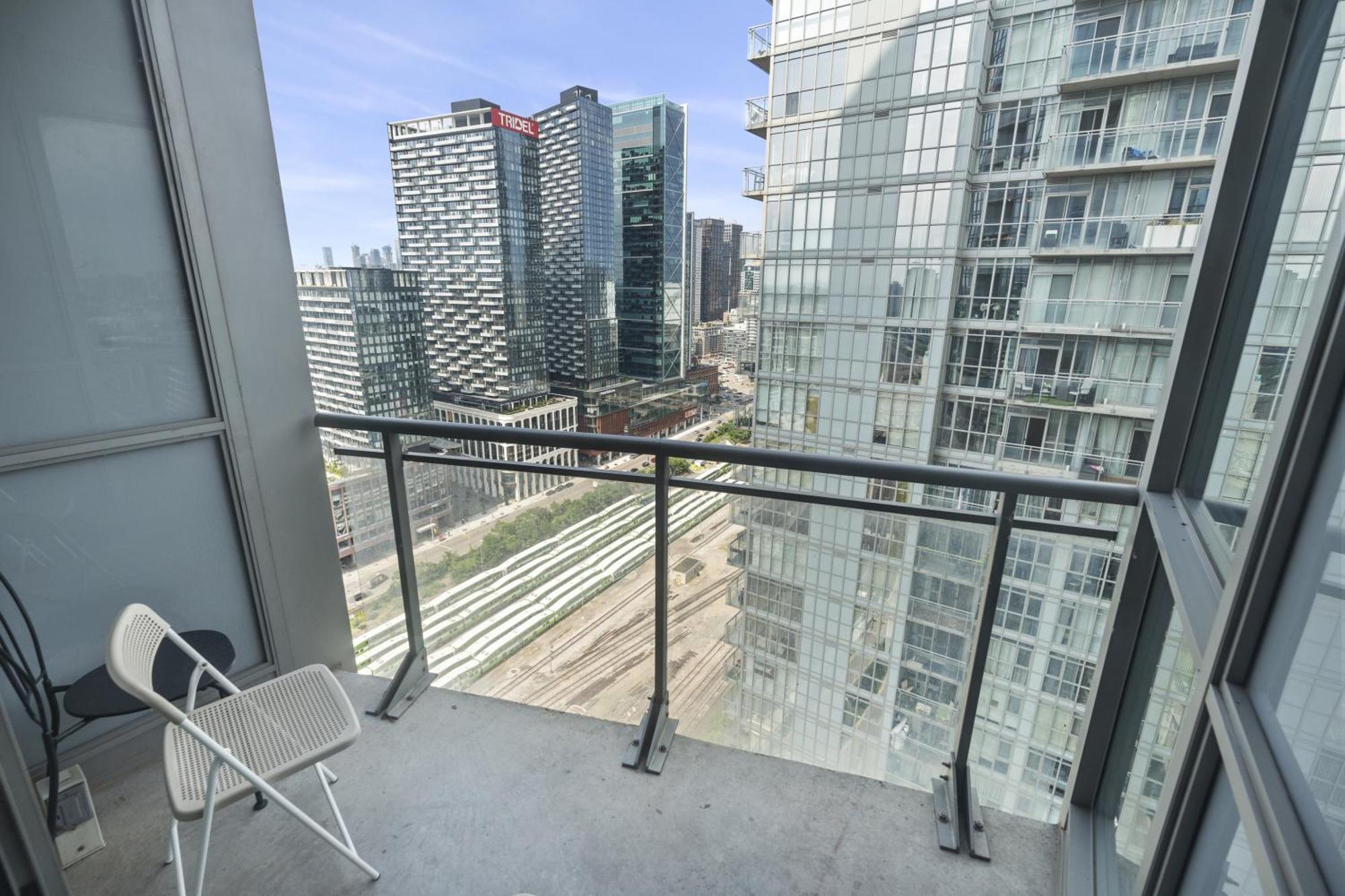 טורונטו Globalstay Elegant Downtown Apartments מראה חיצוני תמונה
