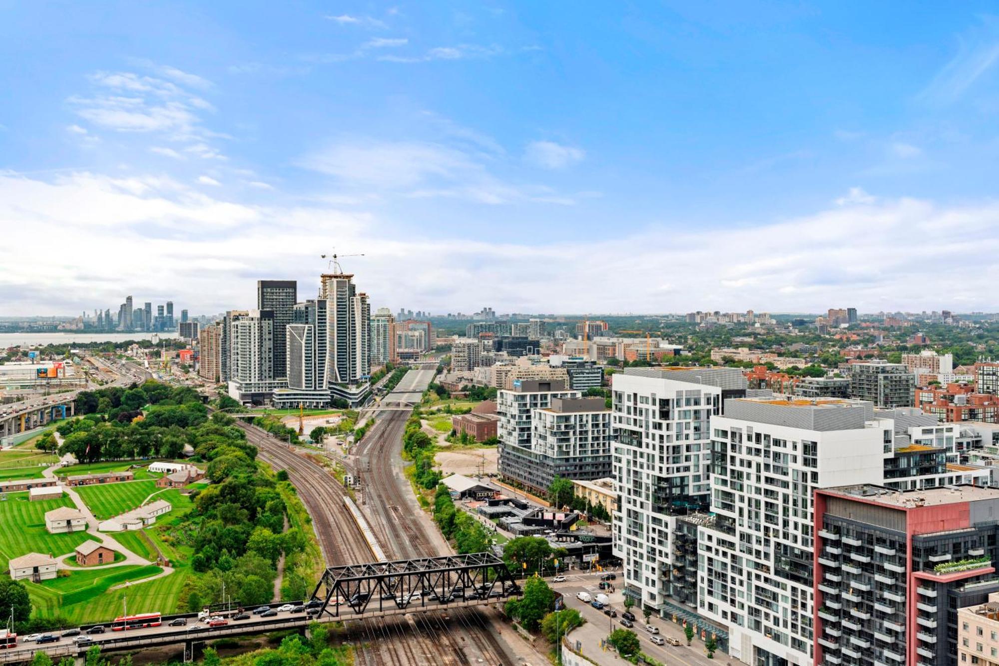 טורונטו Globalstay Elegant Downtown Apartments מראה חיצוני תמונה
