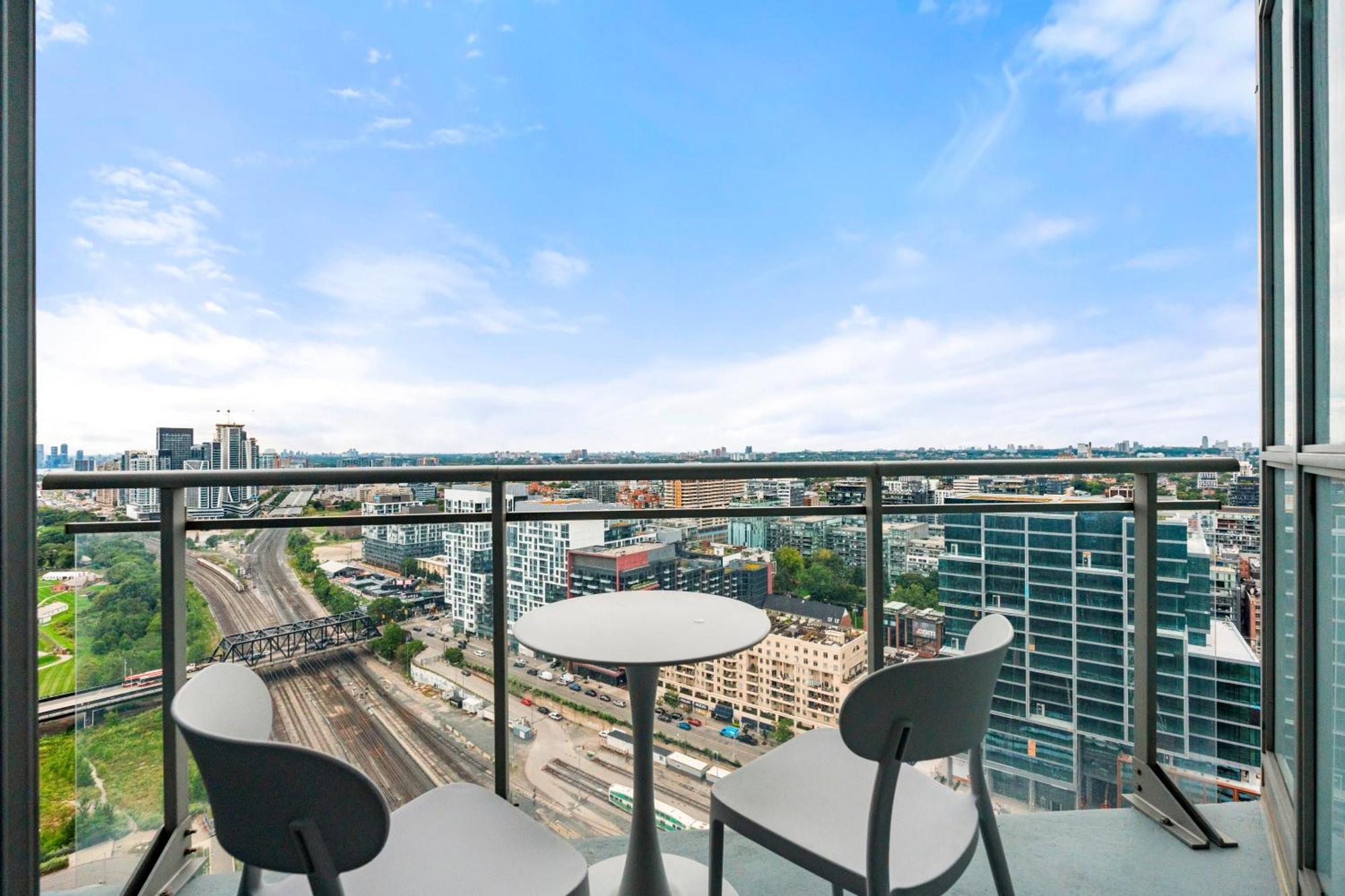 טורונטו Globalstay Elegant Downtown Apartments מראה חיצוני תמונה