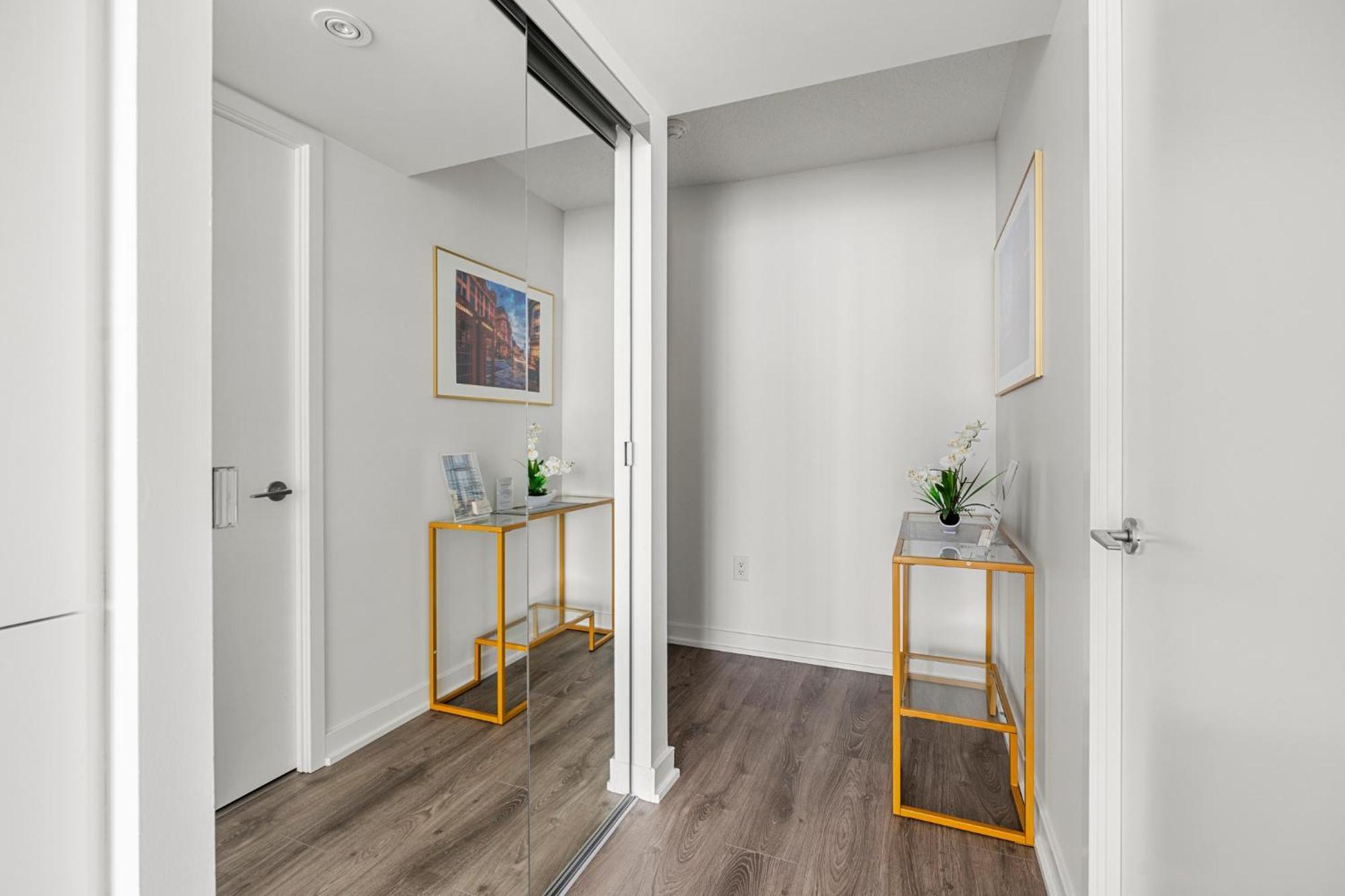 טורונטו Globalstay Elegant Downtown Apartments מראה חיצוני תמונה